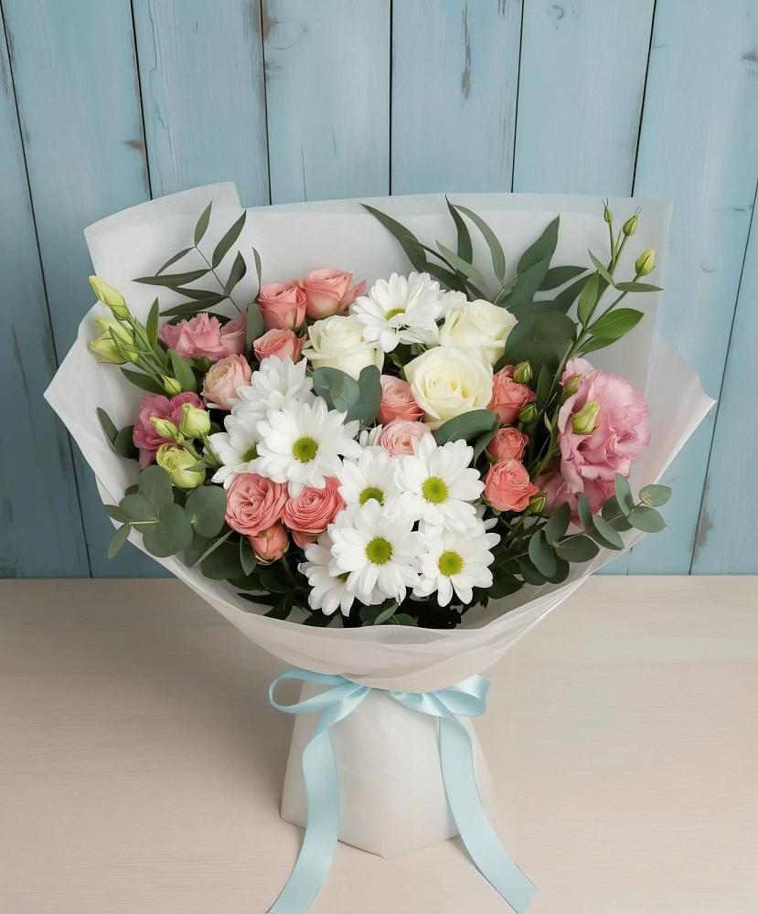 Букет цветов из: Розы, Лизиантусы и Хризантемы в Богдановиче Свердловская область