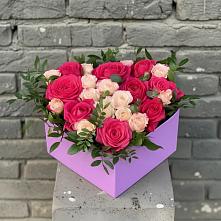 Цветочная композиция из Розы в коробке в Богдановиче Свердловская область
