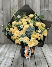 Букет цветов из:  Розы и Лизиантусы в Богдановиче Свердловская область