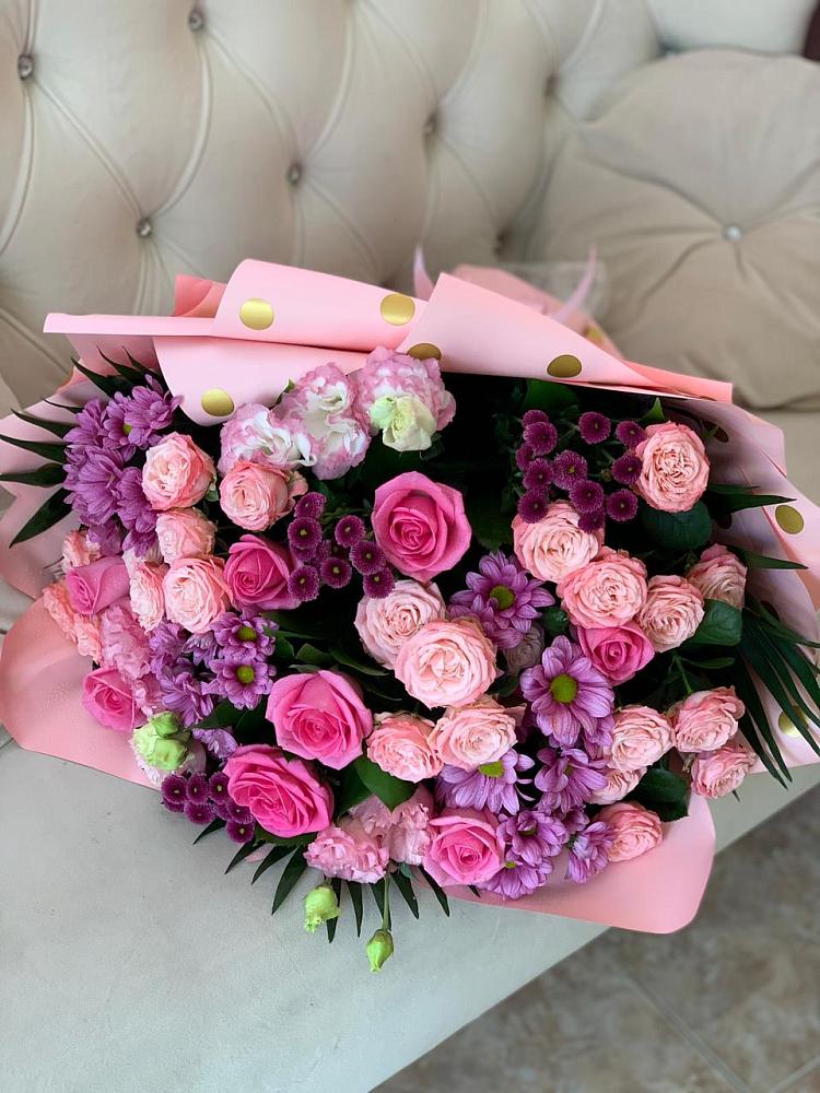 Букет цветов из: Хризантемы, Розы и Лизиантусы в Богдановиче Свердловская область