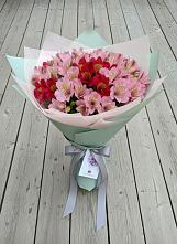 Букет цветов из:  Альстромерии в Богдановиче Свердловская область