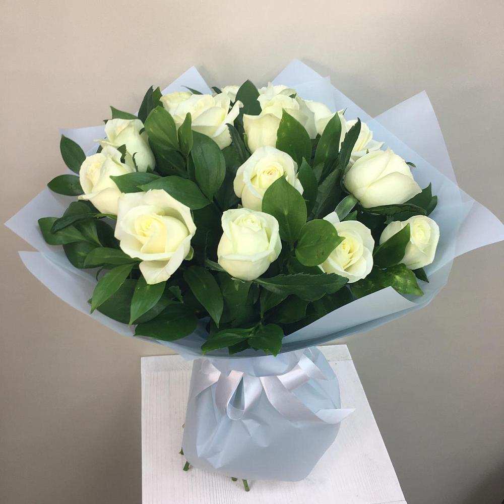 Букет 15 Белых роз Проуд в Богдановиче Свердловская область