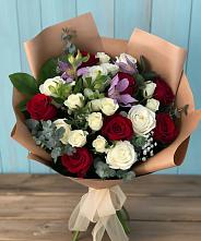 Букет цветов из:  Розы и Альстромерии в Богдановиче Свердловская область