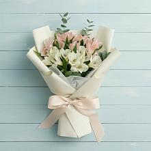 Букет цветов из:  Альстромерии в Богдановиче Свердловская область