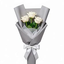 Букет 3 белые розы в Богдановиче Свердловская область