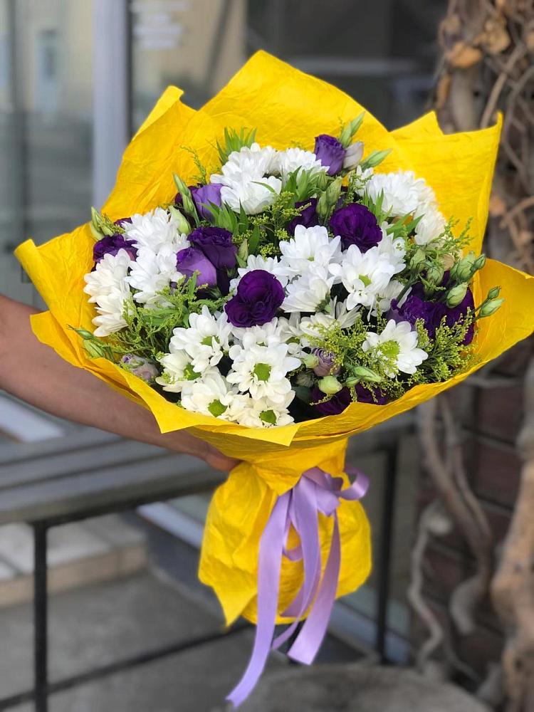 Букет цветов из: Ирисы, Хризантемы и Ромашки в Богдановиче Свердловская область