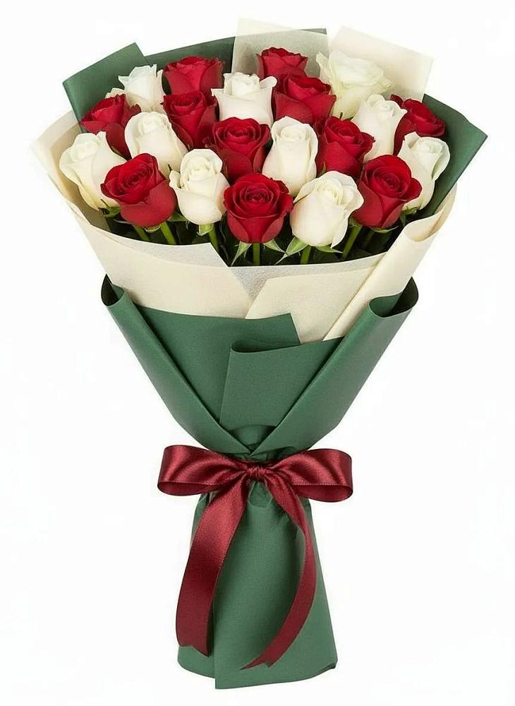 Букет Микс из красных и белых роз в Богдановиче Свердловская область