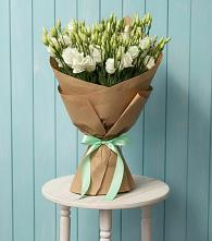 Букет цветов из:  Лизиантусы в Богдановиче Свердловская область