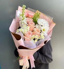 Букет цветов из:  Хризантемы и Розы в Богдановиче Свердловская область