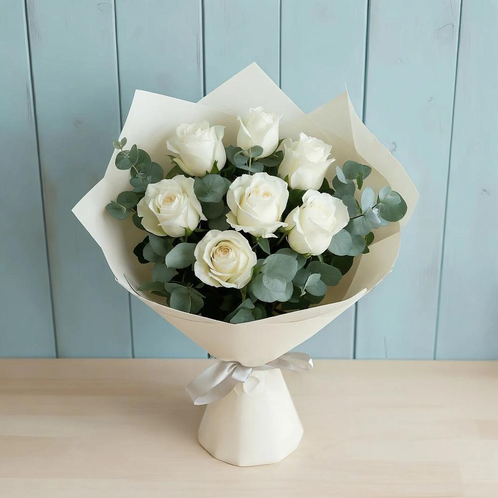 Букет Белые розы в Эвкалипте в Богдановиче Свердловская область