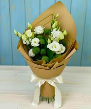 Букет цветов из:  Хризантемы и Лизиантусы в Богдановиче Свердловская область