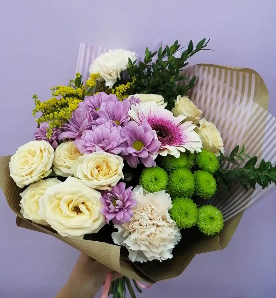 Букет цветов из: Хризантемы, Розы, Гвоздики и Герберы в Богдановиче Свердловская область