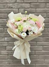 Букет цветов из:  Гвоздики, Розы, Лизиантусы и Хризантемы #REPLACE_PRED# Богдановиче Свердловская область