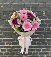 Букет цветов из:  Герберы и Хризантемы в Богдановиче Свердловская область