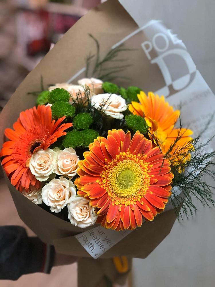 Букет цветов из: Герберы, Хризантемы и Розы в Богдановиче Свердловская область