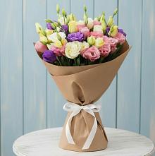 Букет цветов из:  Лизиантусы в Богдановиче Свердловская область