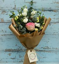Букет цветов из:  Розы и Лизиантусы в Богдановиче Свердловская область