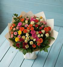 Букет Микс из разноцветных кустовых роз в Богдановиче Свердловская область