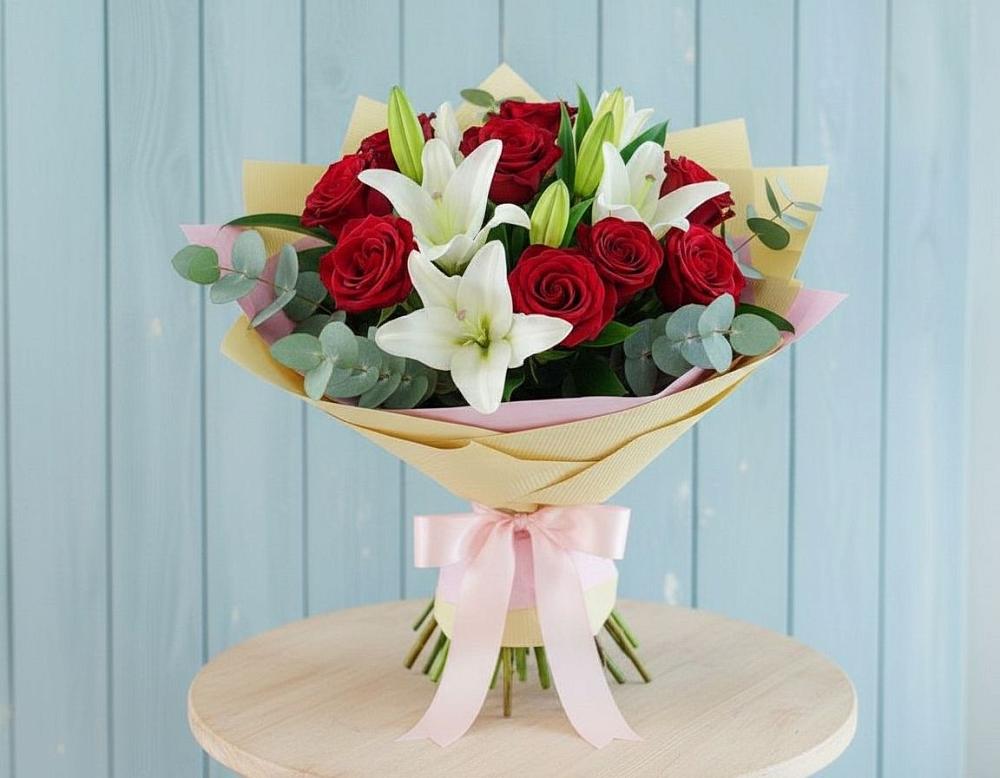 Букет цветов из: Лилии и Розы в Богдановиче Свердловская область